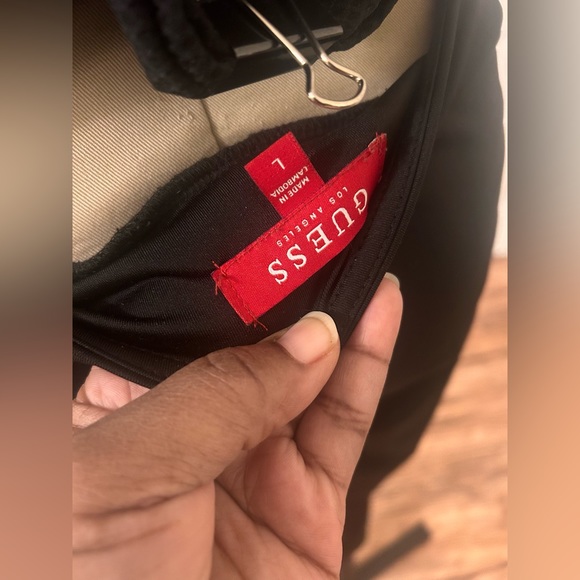 Guess Outfit: 2 PIECE:Top & Leggings - Picture 10 of 16